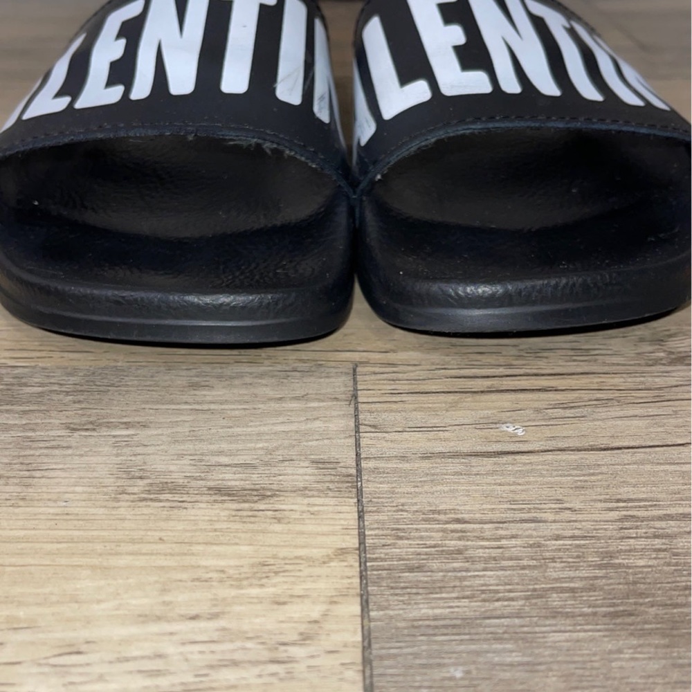 ❗️SALE❗️VALENTINO Black & White Logo Slides - Picture 8 of 9